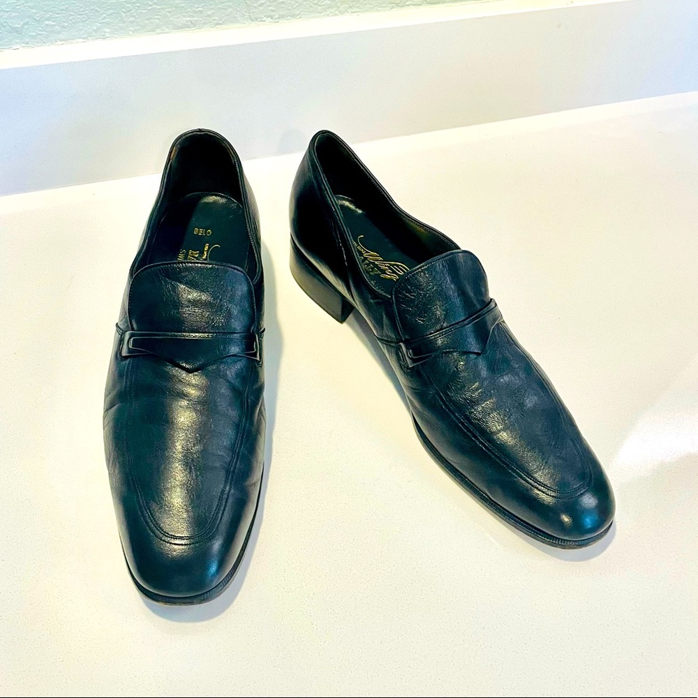 Bally of Switzerland vintage black leather loafers